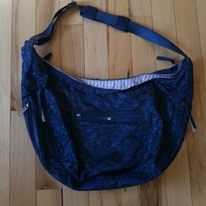 Lululemon Resolution hobo bag